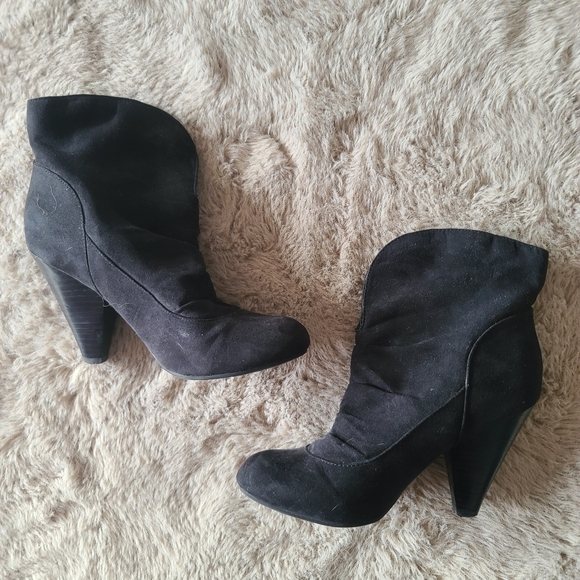 G by Guess open front booties - Picture 2 of 4